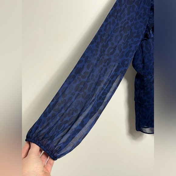New! Torrid Blue Leopard Chiffon Ruffle Surplice Crop Blouse Size 1X - Picture 7 of 11